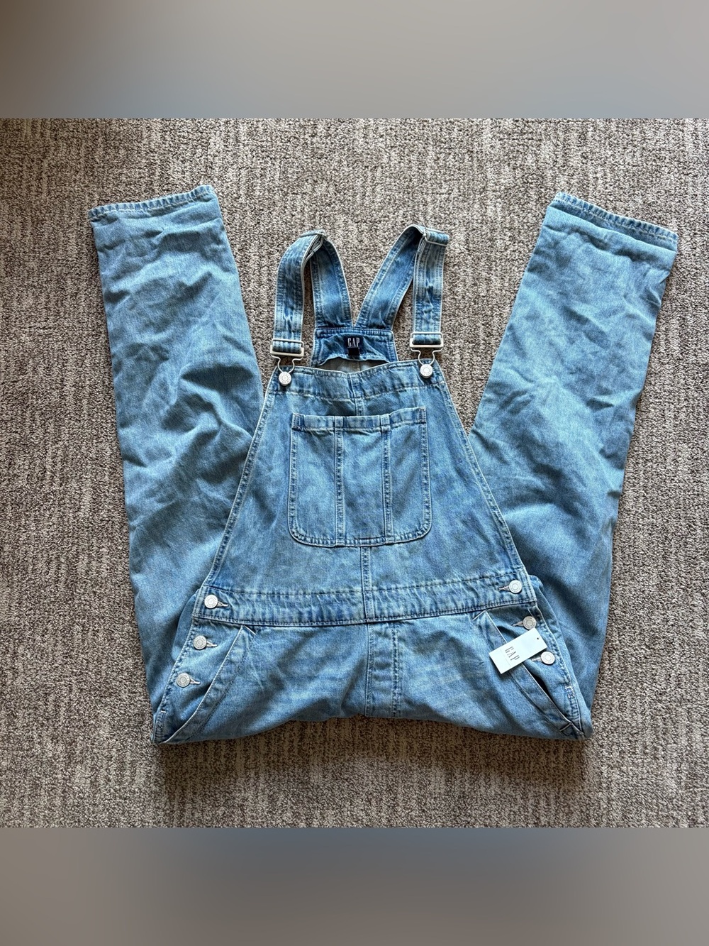 GAP women’s distressed denim jeans overalls size Large, light wash